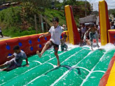 Brinquedo Inflável Futebol de Sabão Pequeno